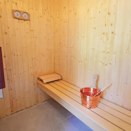 Awesome Home In Spottrup With Sauna 度假居